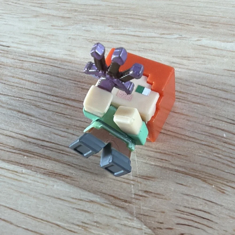 Minecraft Mini Figure Village & Pillage Series 21: Alex